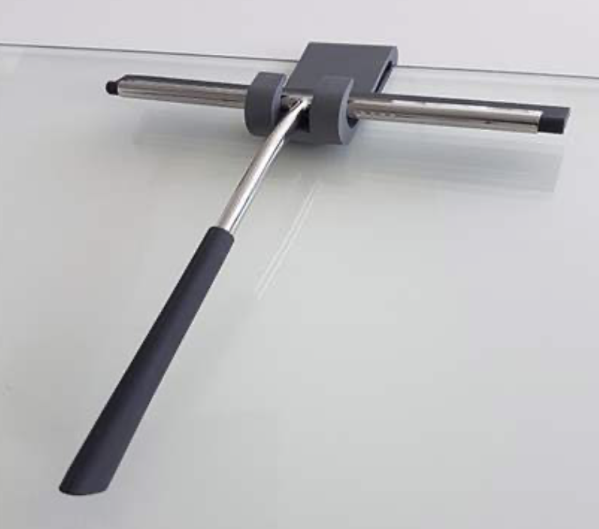 Bruseskraber, krom med mørkegrå håndtag